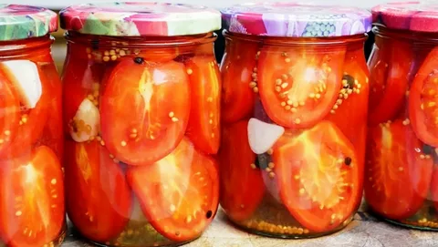 Крупные помидоры дольками